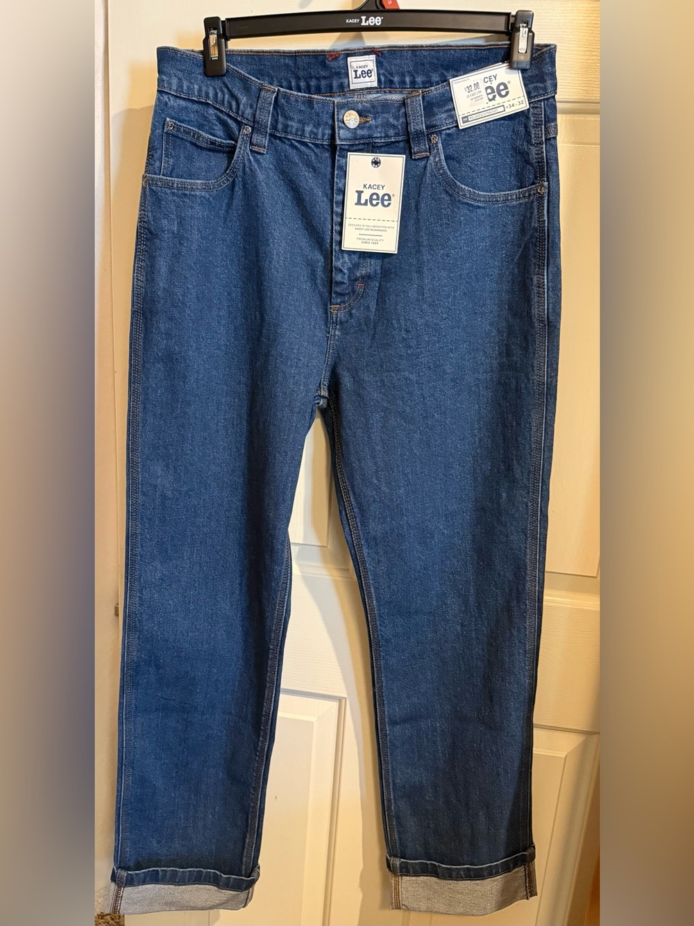 Lee Straight-Leg Dark Blue “Stone Wash” Men’s Jeans multiple sizes listed.